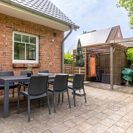 Holiday home Haus Sommerbrise *